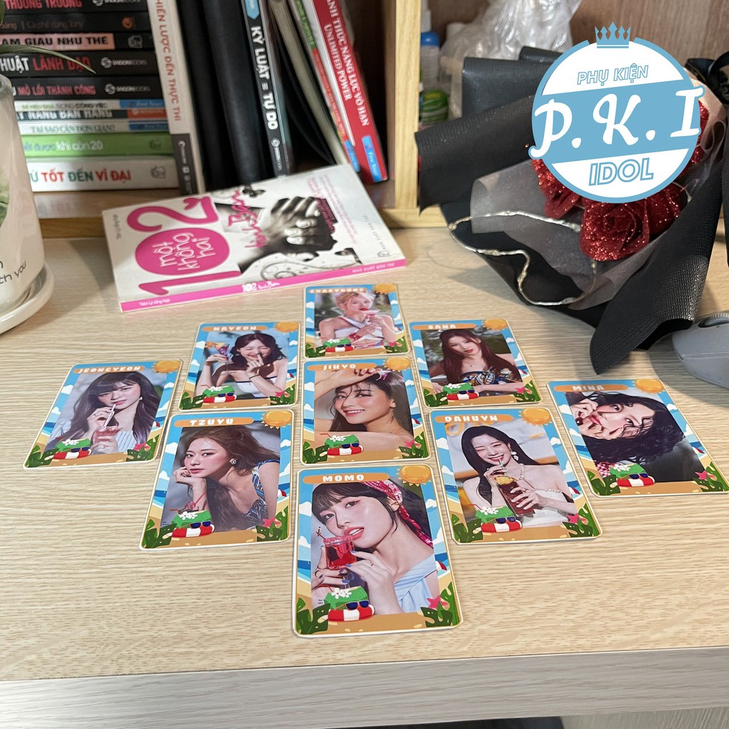 Bộ Card Cứng In Hình Nhóm Nhạc TWICE - Taste of love Bo Góc