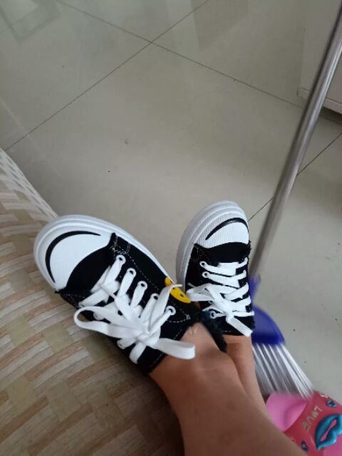 Sục thể thao nữ mặt cười, thêu trắng | BigBuy360 - bigbuy360.vn