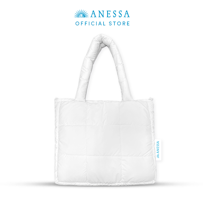 Túi Chần Bông màu trắng & màu kem Anessa