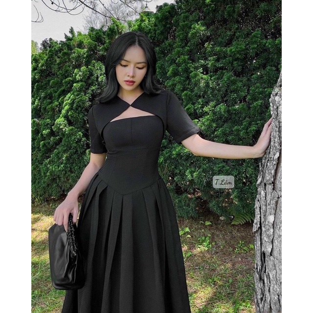ĐẦM MIDI ĐEN XẾP LY THÂN CUTOUT NGỰC LƯNG TAY CON
