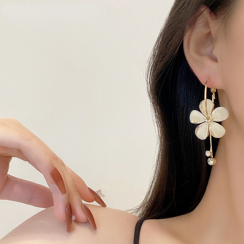 Bông Tai Mạ Bạc 925 Hình Hoa Đính Đá Pha Lê Phong Cách Thời Trang Hàn Quốc