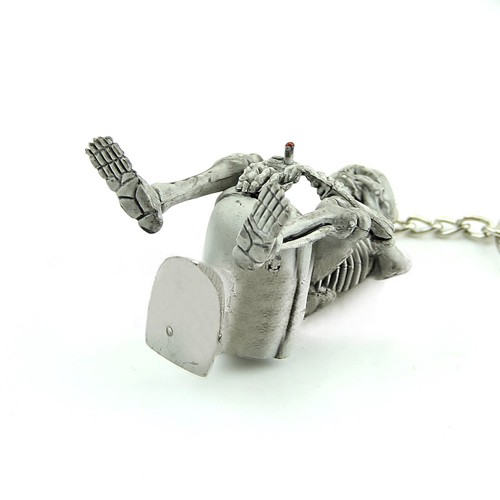 Móc khóa hình bộ xương ngồi nhà vệ sinh độc đáo ngộ nghĩnh