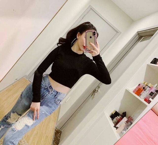 Áo croptop tay dài( 65 kí xuống vừa)