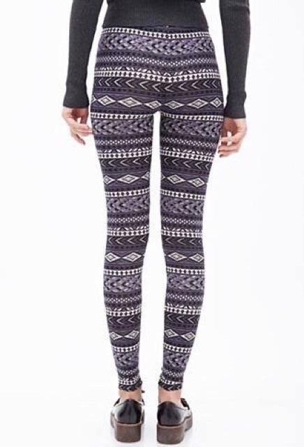 Combo 2 legging xuất khẩu, nhiều hoạ tiết, giá 240k giảm còn 120k | BigBuy360 - bigbuy360.vn