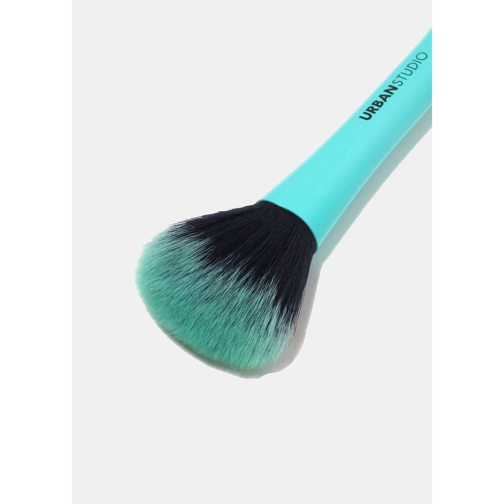 CỌ PHẤN URBAN STUDIO POWDER BRUSH