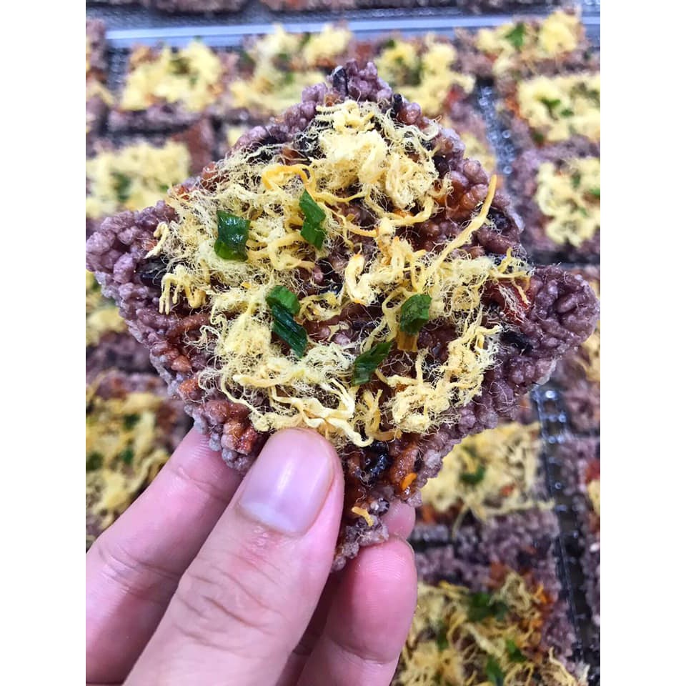 Cơm cháy nếp than chưa chiên Kim Chi  nở đều, giòn xốp, gạo nếp tươi, đóng gói vệ sinh