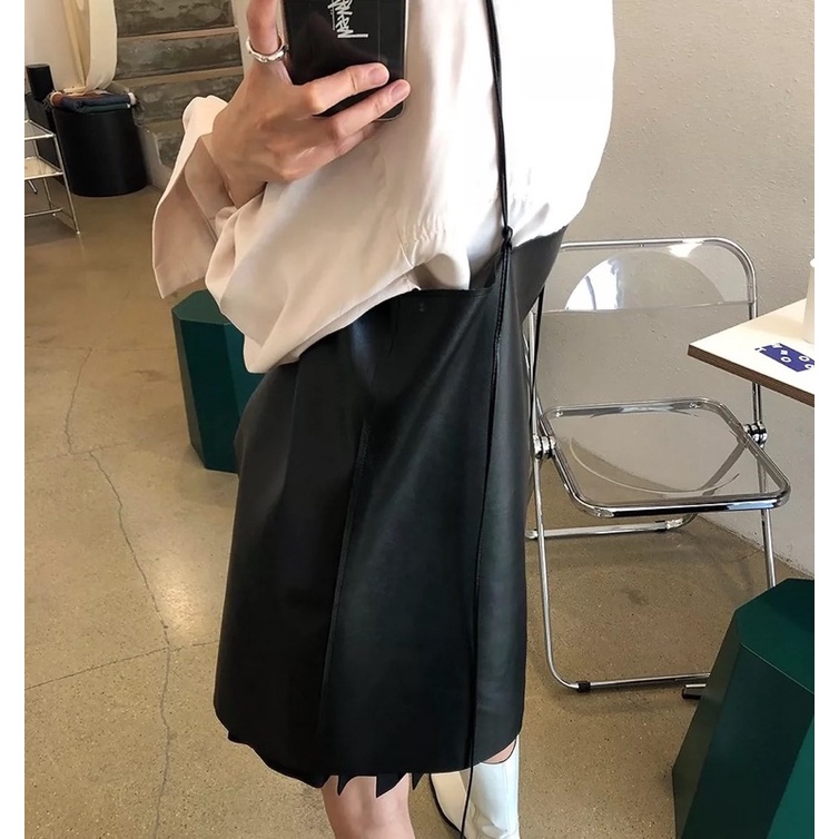 Áo yếm da khuy cài phong cách Hàn Quốc