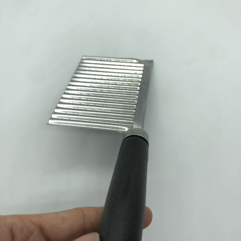Dao răng cưa lượn sóng Cán Đen cắt rau củ, rau câu, bánh... hình sóng - Dao chặn rau củ gợn sóng