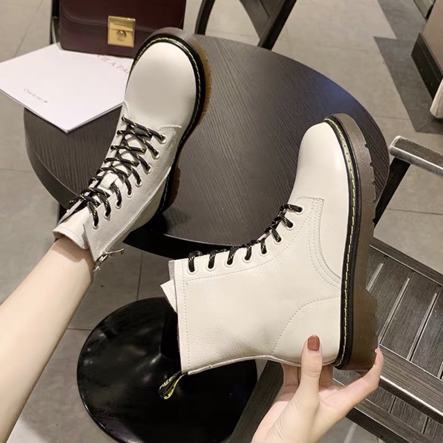 Boot Dr Martens cao cổ trắng 8 lỗ