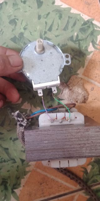 Mô tơ giảm tốc 220v tút năng điện.lò vi sóng