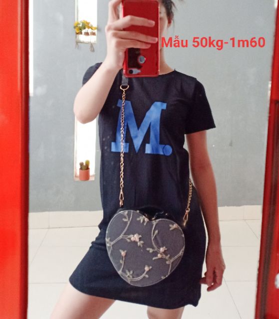 Đầm suông ngắn đơn giản in chữ M chất Cát Misa