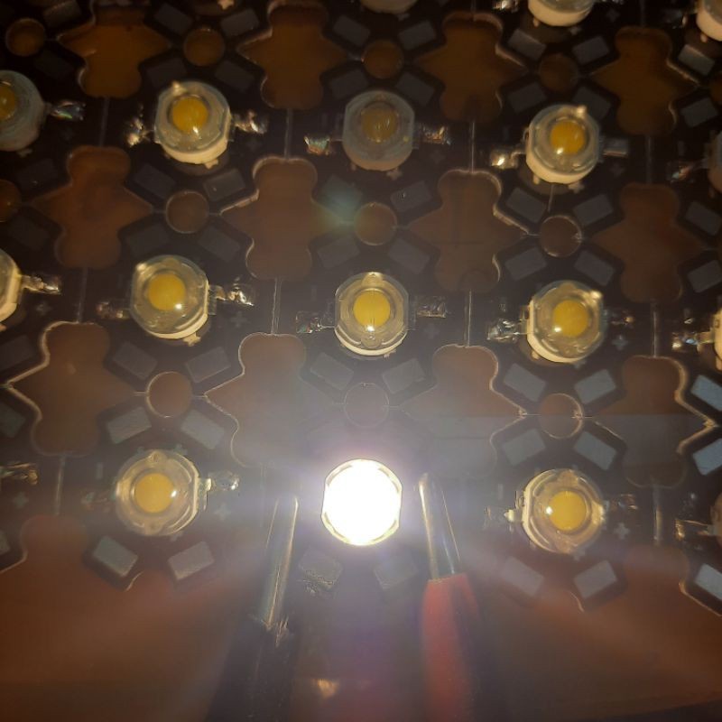 Led luxeon chip epistar 1W,trắng. đỏ. xanh.lá. vàng... chế đèn thủy sinh