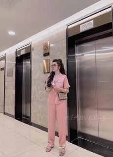 BỘ LỤA SATIN PHỐI CHỮ TAY NGẮN QUẦN DÀI