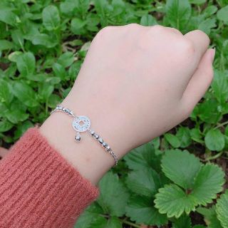 Lắc chân bạc thật