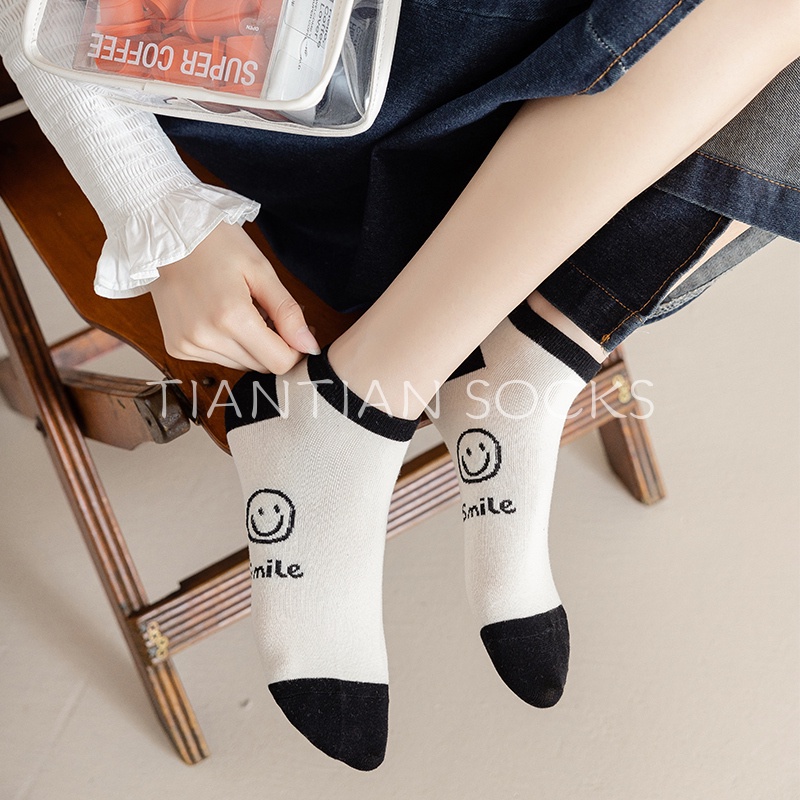 TIAN TIAN T177 Vớ Cotton Cổ Thấp tất  nữ cổ ngắn In Hình Mặt Cười Màu Trắng Đen Phong Cách Nhật Hàn Thời Trang Xuân Hè Cho Nữ