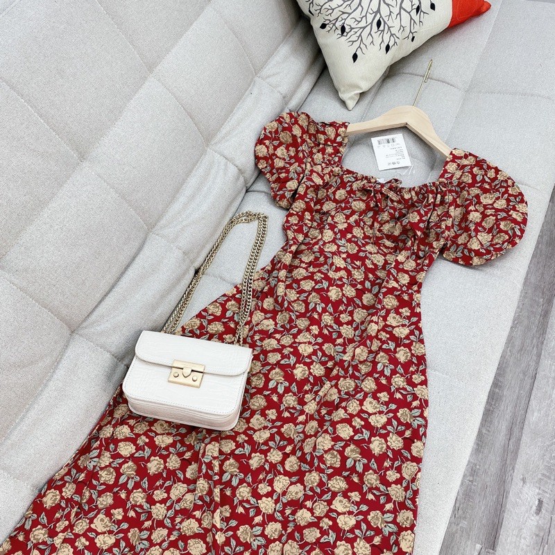 VÁY HOA NHÍ ĐỎ XẺ TÀ TAY BỒNG CỔ VUÔNG CHẤT MỊN MƯỚT ĐI BIỂN ĐI CHƠI SIÊU XINH | BigBuy360 - bigbuy360.vn