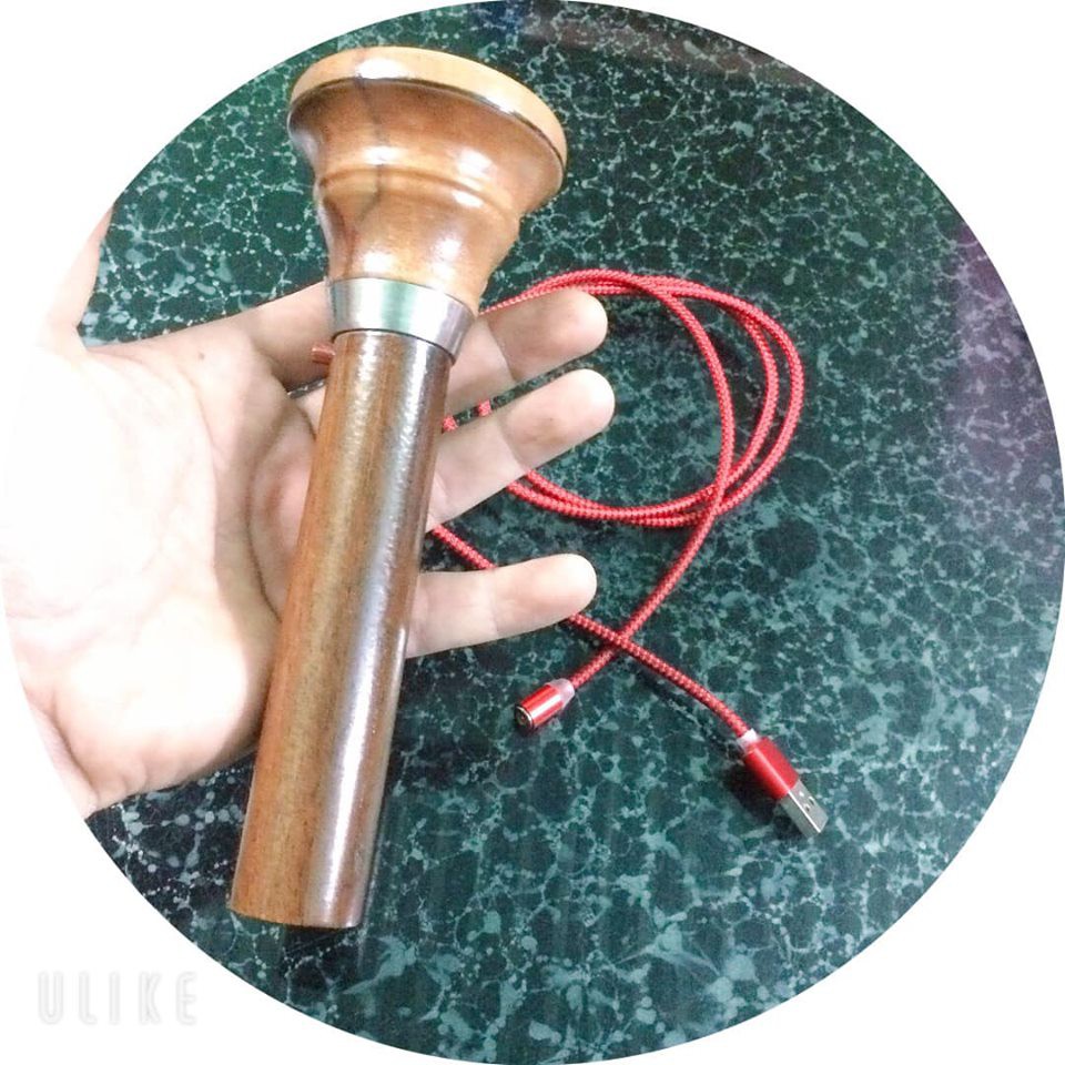 Đèn Pin Cầm Tay Bằng Gỗ Quý + Xạc Gỗ + Cáp Xạc Nam Châm
