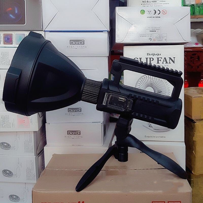 Đèn pin cầm tay cỡ lớn ⭐ Đèn pin cầm tay W591 siêu sáng  ⭐ chiếu xa trên 500m, có chân đế chống nước, pin cực trâu