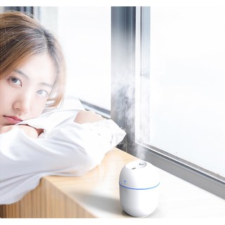 Máy phun sương tạo ẩm không khí xông tinh dầu mini làm mát dùng trong nhà ô tô