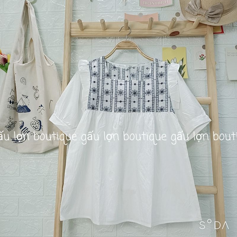 Áo babydoll cộc cổ vuông ngực thêu hoa vintage