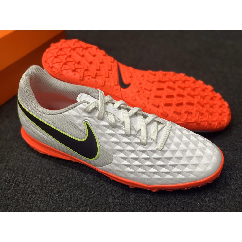 Giày bóng đá Nike Tiempo Legend 8 Club TF mã AT6109-106