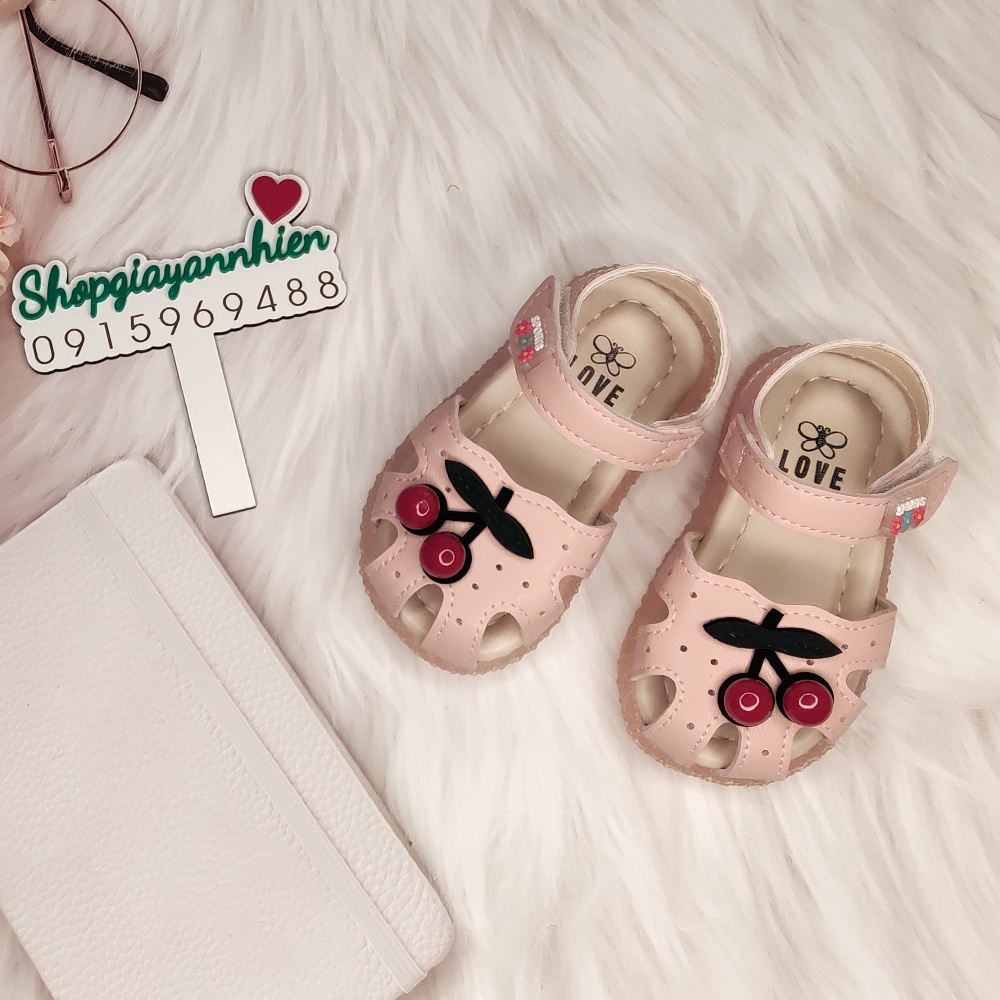 giày tập đi cho bé gái, sandal tập đi hình trái cherry siêu đẹp
