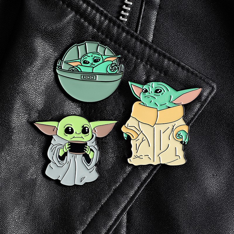 Cài áo kim loại QIHE JEWELRY hình nhân vật baby yoda trong phim star wars độc đáo