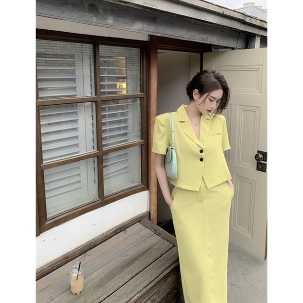 Set Áo Blazer lững kèm chân váy ôm, màu độc lạ mắt siêu sang chảnh, có lớp mướp độn vai giúp áo đứng form