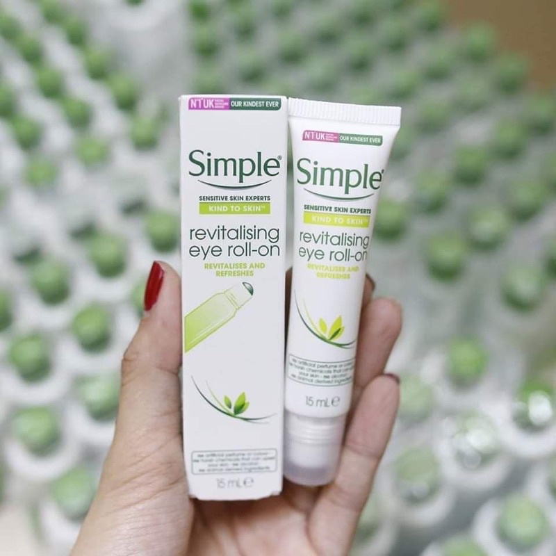 Kem mắt Simple Revitalising Eye Roll-on