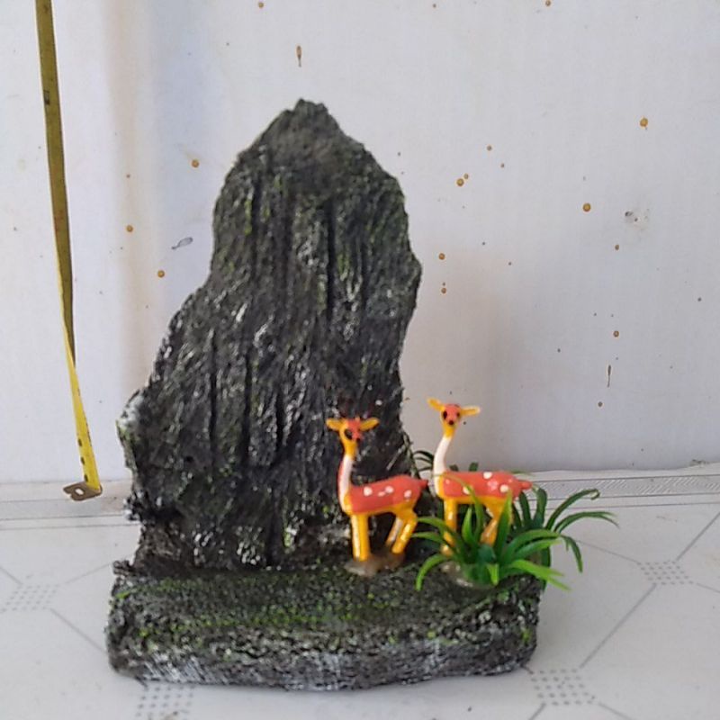 Núi đá bể cá cảnh