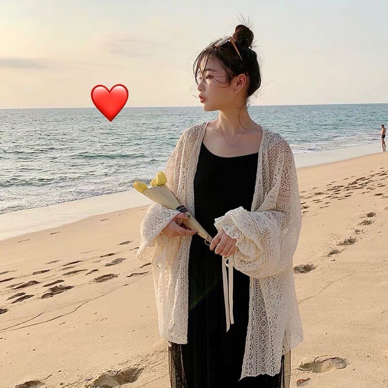 Áo khoác ren lưới màu nude có buộc nơ cổ tay