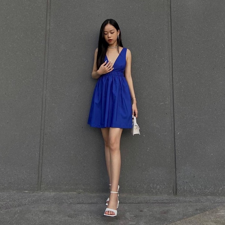 Đầm nylon cổ chữ V, màu xanh coban, là min - NYLON V-NECK MINI DRESS - COBAN