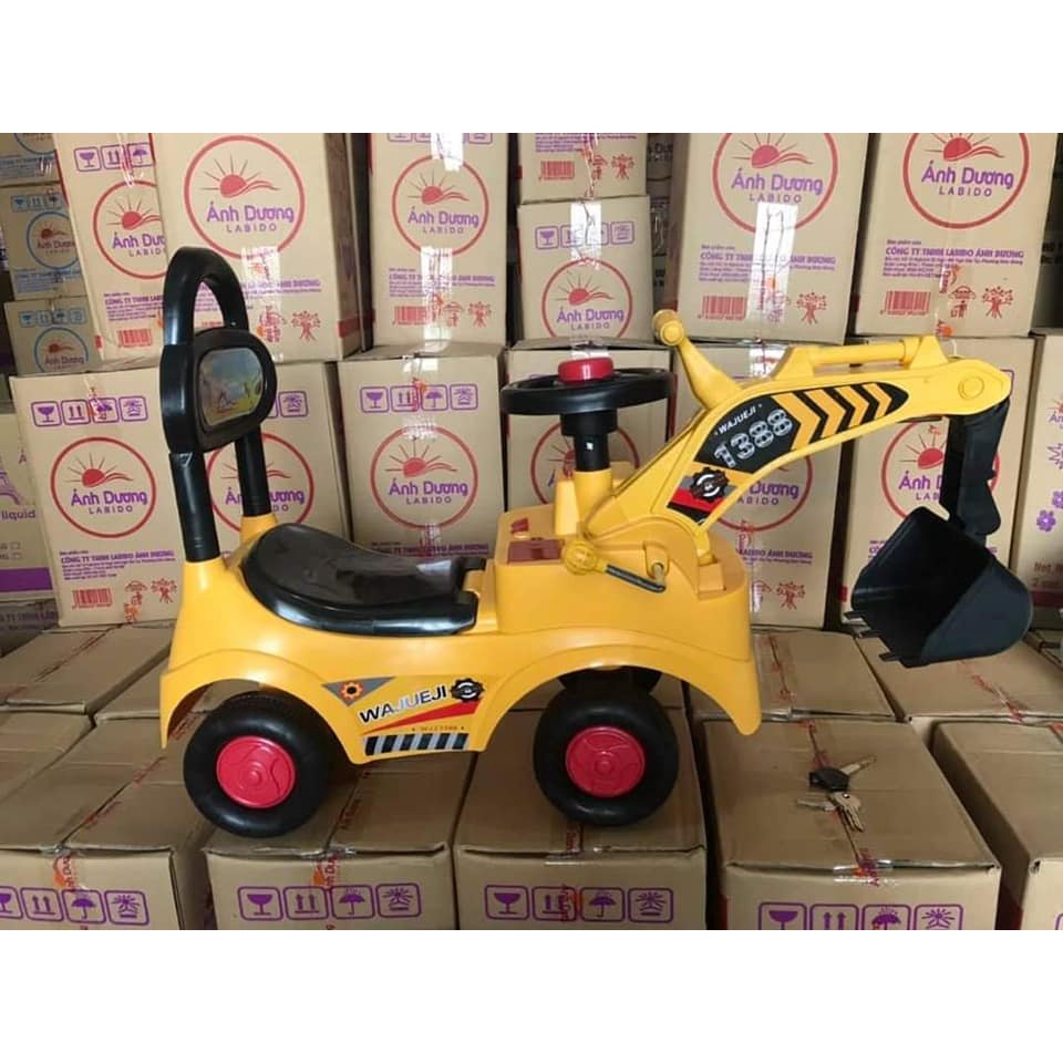 xe cẩu 1388 , xe chòi chân cho bé
