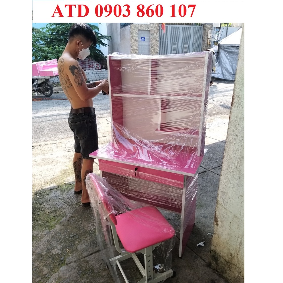 Bàn học sinh giá rẻ cho bé tặng hình dán- bàn học sinh loại 1 cứng cáp cho bé giao các quận hcm bình dương