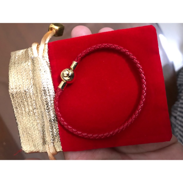 Dây đeo tay kim loại