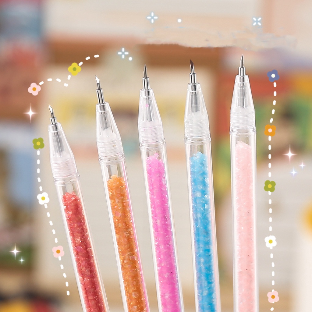 Đồ cắt giấy thủ công thiết kế hình bút dễ cầm với màu sắc bắt mắt