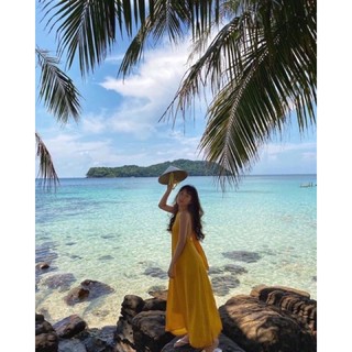Đầm maxi cổ yếm hở lưng có đệm ngực