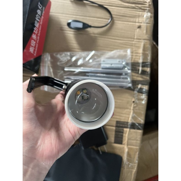 Đèn câu cá, đèn soi phao. đầy đủ phụ kiện như  sạc, chân chống, rất thích hợp câu đêm sẽ