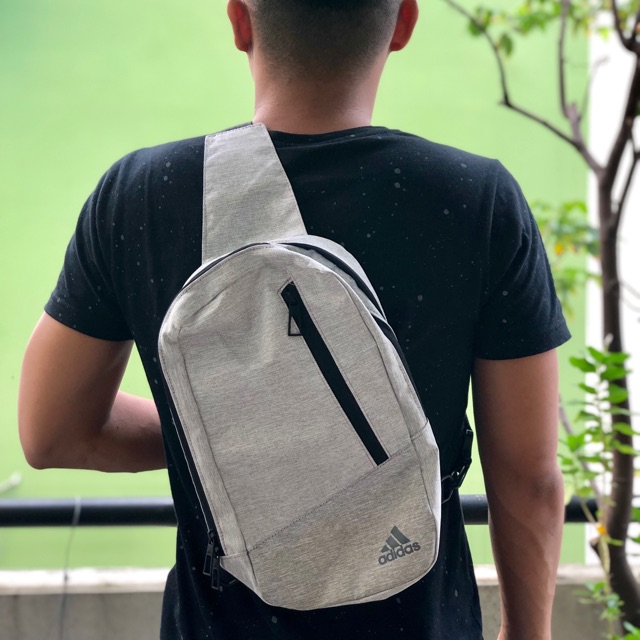 Túi đeo chéo Adidas !