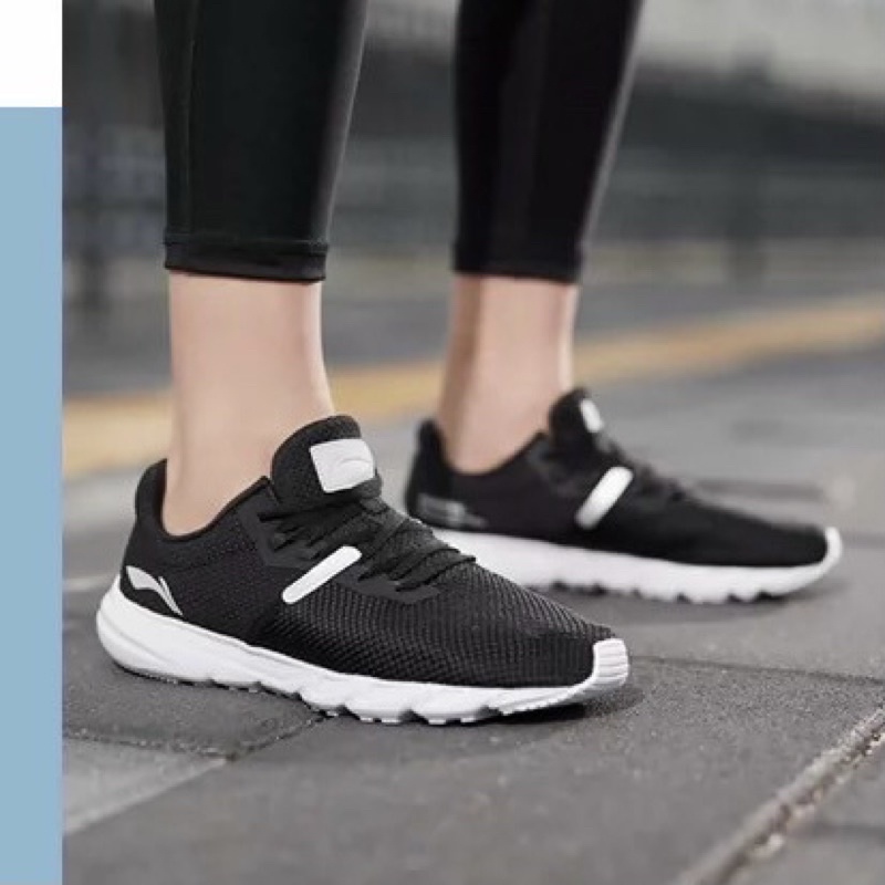 Giày Lining run chuyên chạy bộ, nhẹ êm chân ARBP029