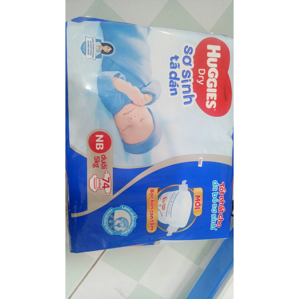 TÃ DÁN SƠ SINH Huggies NB 74 miếng