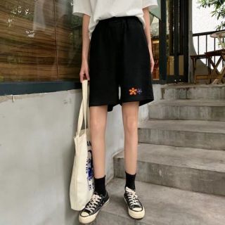 Quần short dáng lửng ulzzang hình bông hoa