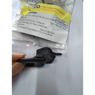 [Kia Morning] Nút gài cốp phụ, hộp đựng đồ trong xe chính hãng mã 8453539000 - 845261Y000