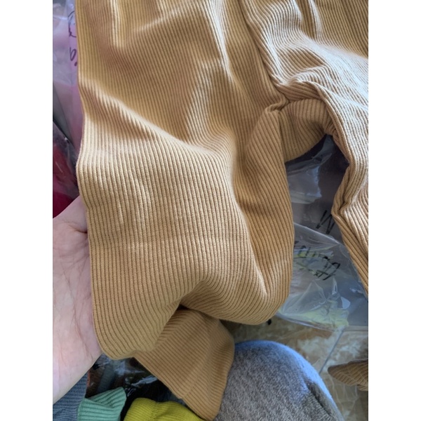 Quần dài gân tăm đáp đũng cho bé