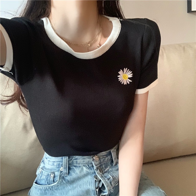 Áo croptop nữ hoa cúc  Áo thun nữ thêu hoa cúc  Áo croptop ulzzang - NhimShop - AT01