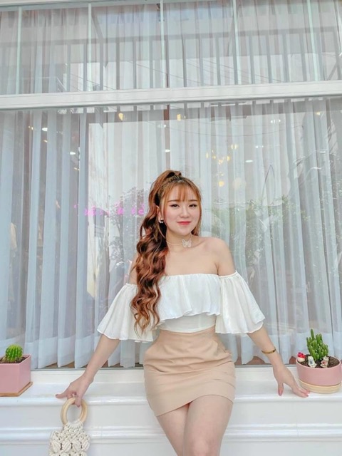 SET ÁO CROP BÈO TRẮNG CHÂN VÁY NUDE CHỮ A | BigBuy360 - bigbuy360.vn