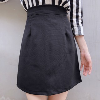 CHÂN VÁY CHỮ A BASIC ( TRẮNG - ĐEN )