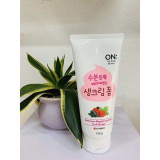 Sữa rửa mặt dưỡng ẩm sáng da On The Body Berry Essence Whipped Cream Foam 100G