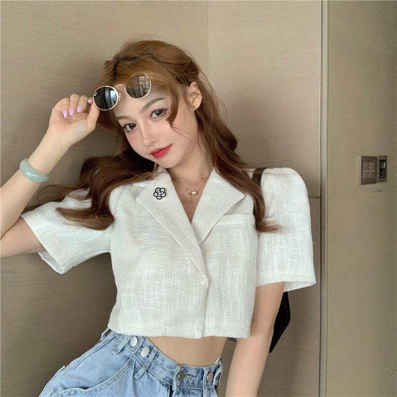 Áo croptop ngắn tay quyến rũ sành điệu dành cho nữ