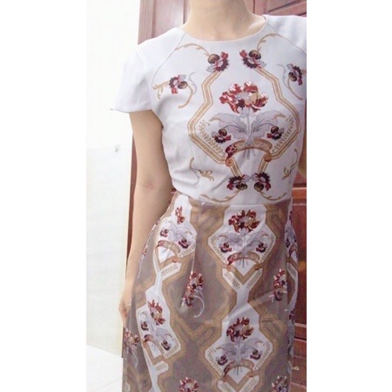 Đầm ted BAKER siêu sang luôn ạ 🍀🍀🍀🍀